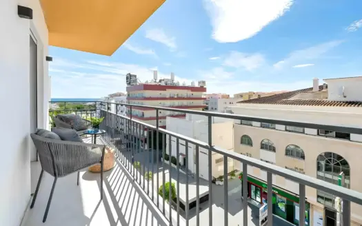 Renoviertes Penthouse mit Meerblick