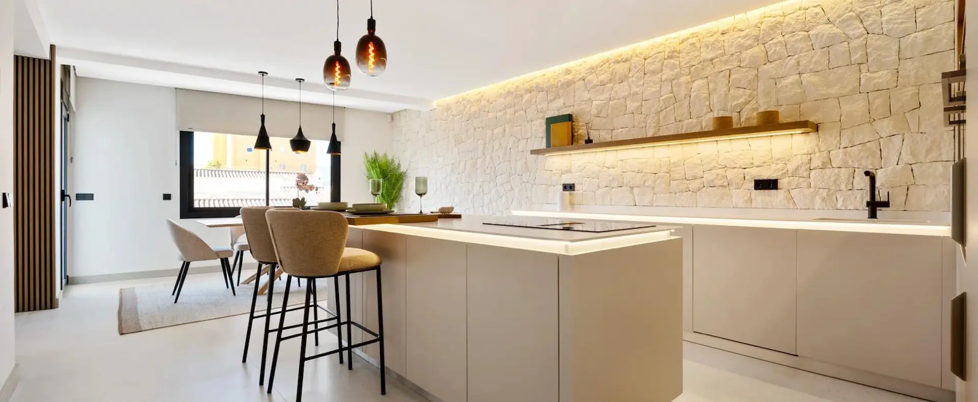 Renoviertes Penthouse mit Meerblick