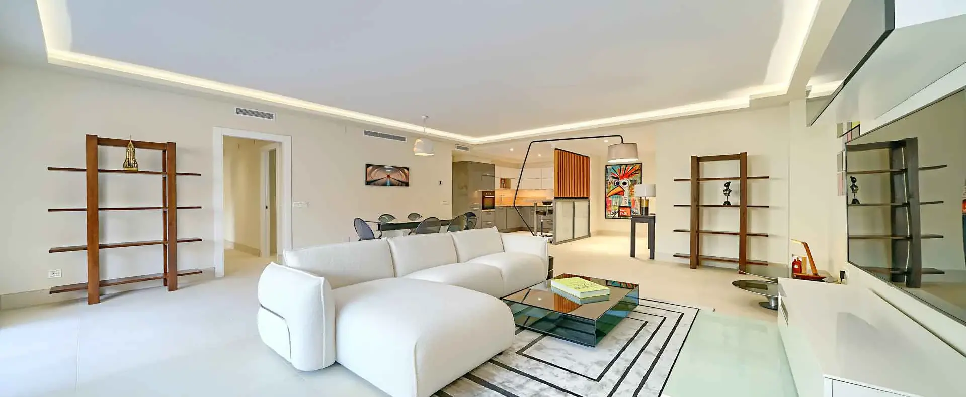 Moderna y renovada vivienda en Avda. Ricardo Soriano, Marbella