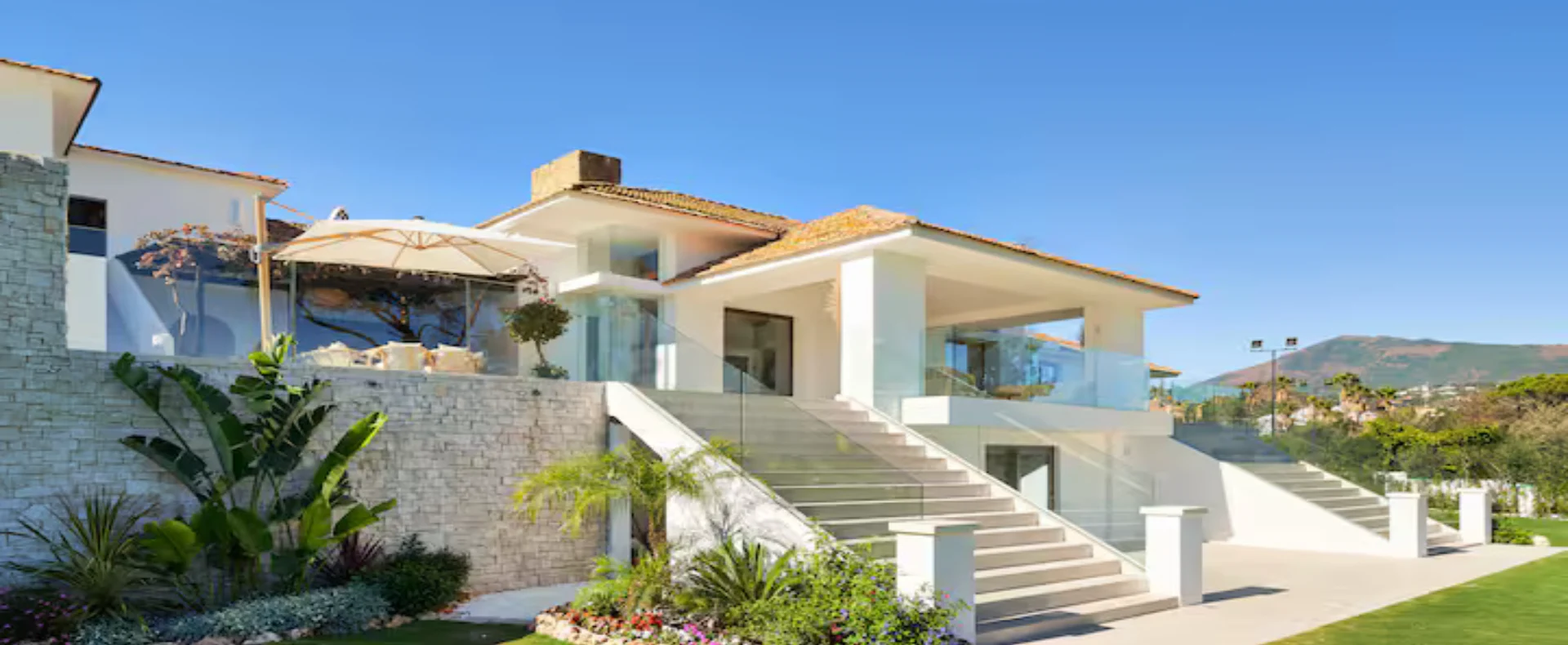 61ec2100-f5dd-438c-8937-fba29ef3c785