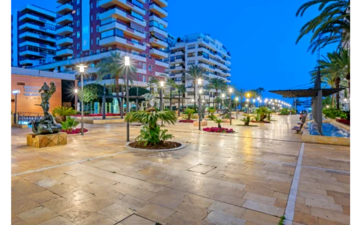 Spacious and bright apartment on Ricardo Soriano, central Marbella.