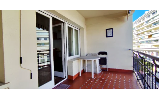 Spacious and bright apartment on Ricardo Soriano, central Marbella.