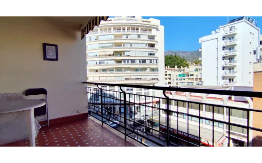 Spacious and bright apartment on Ricardo Soriano, central Marbella.