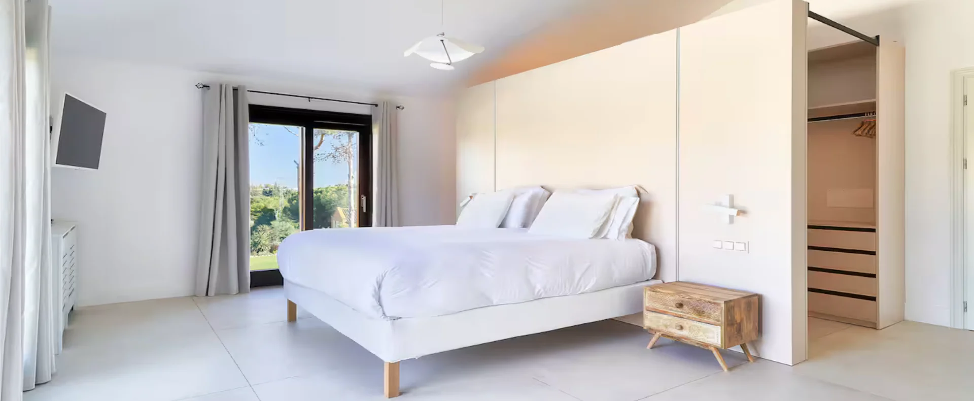 eeb01e19-6724-4597-b79f-cf7b50c72829